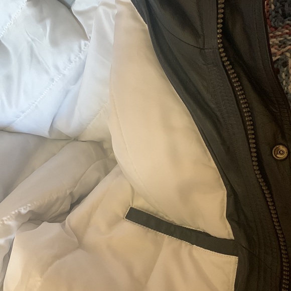 VINTAGE HIGH QUALITY LEATHER RAIDERS JACKET. EXCELLENT CONDITION. - Picture 7 of 14